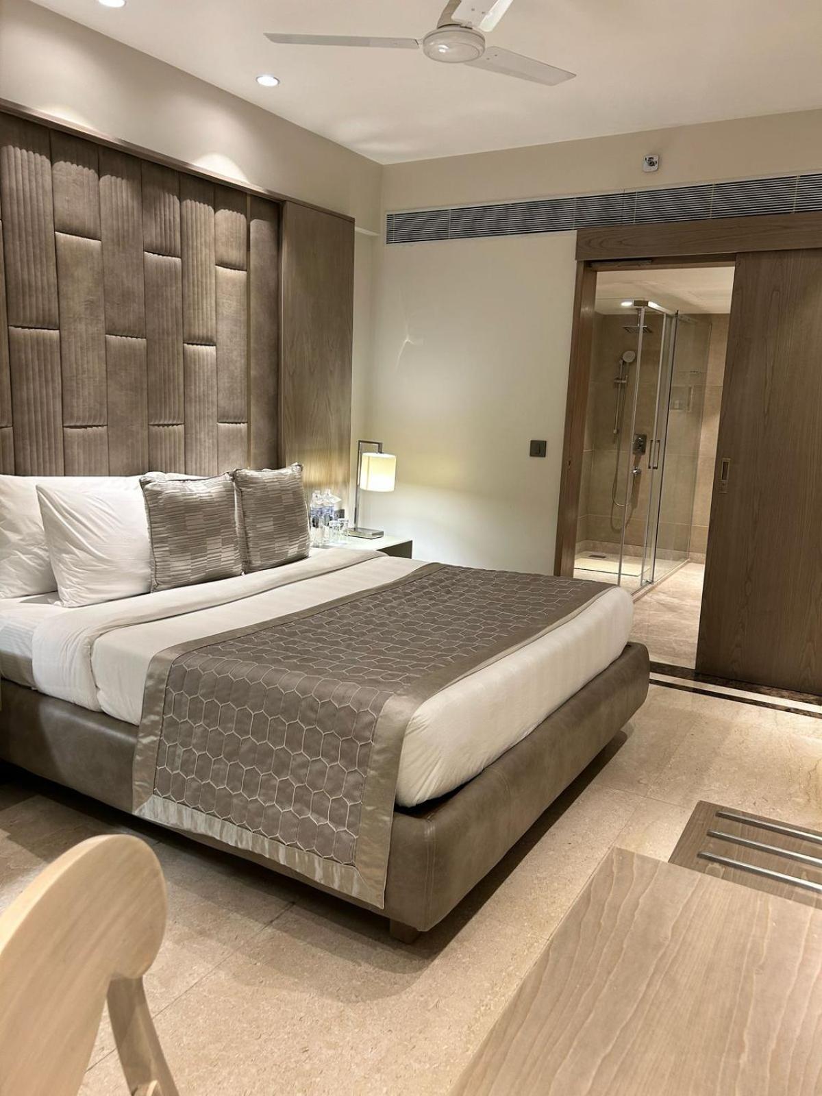Jaypee Siddharth Hotel 5*